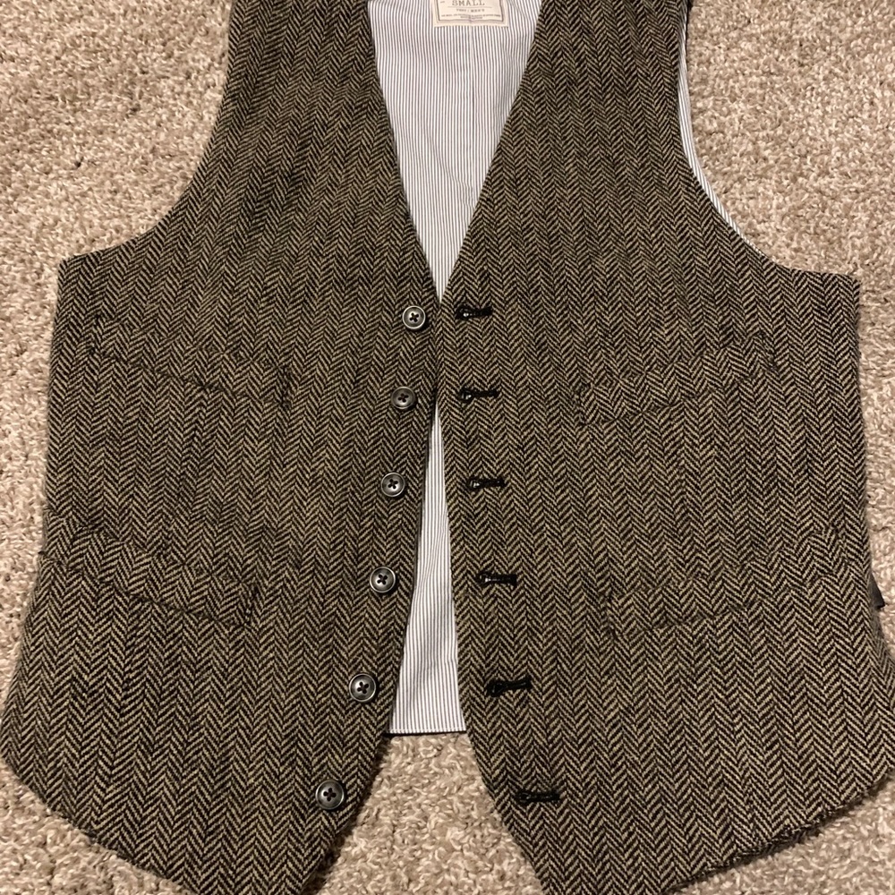 Men’s dress vest.